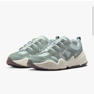 Nike Tech Hera - Light Blue/Grey (Size 7.5)